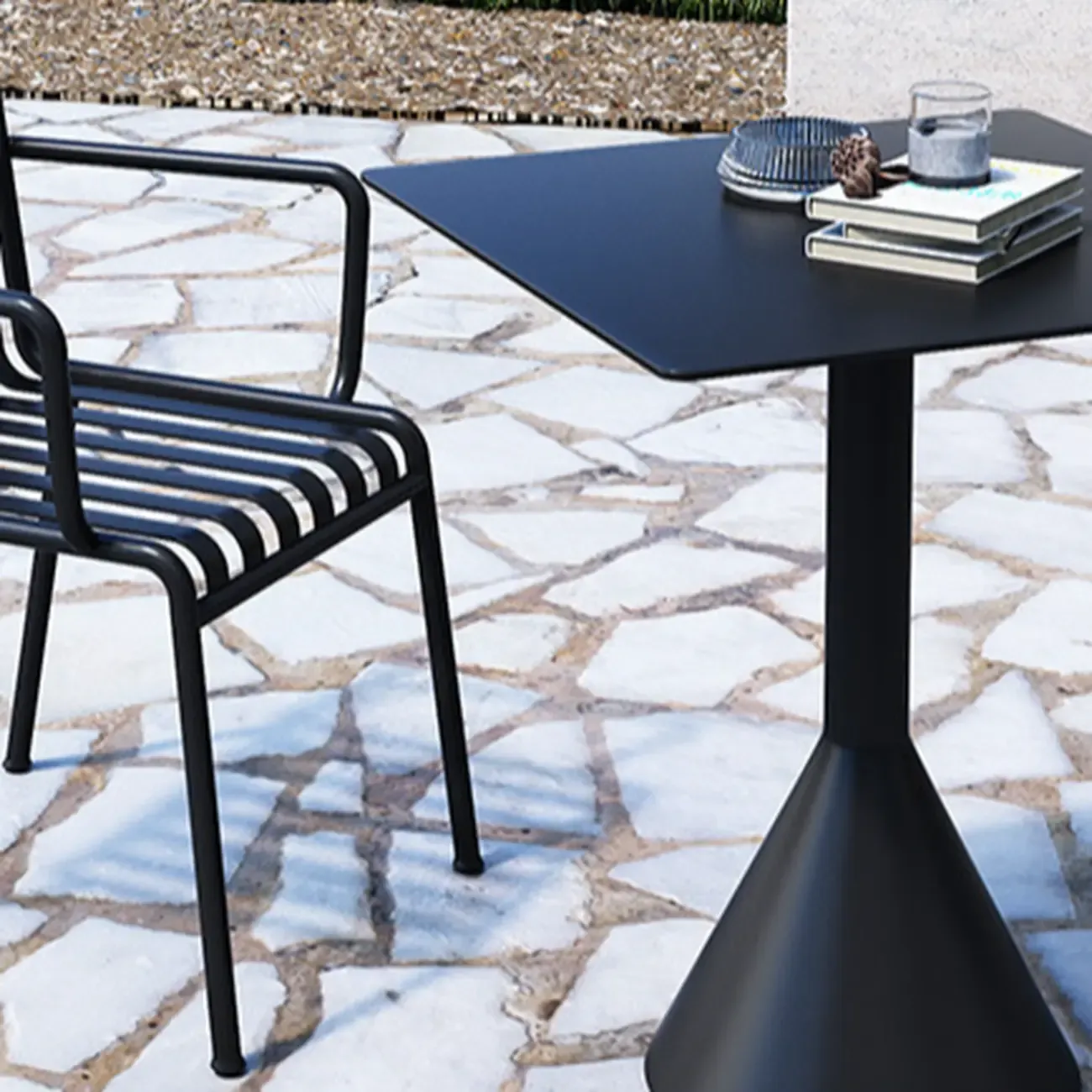 Minimalist Black Metal Small Bar Table Outdoor Table Image - 8