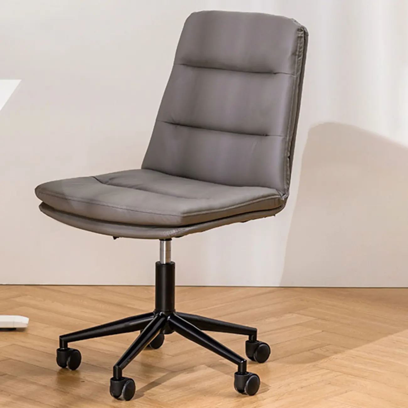 Elegant White Leather Ergonomic Swivel Office Chair Image - 15 | homeyfad