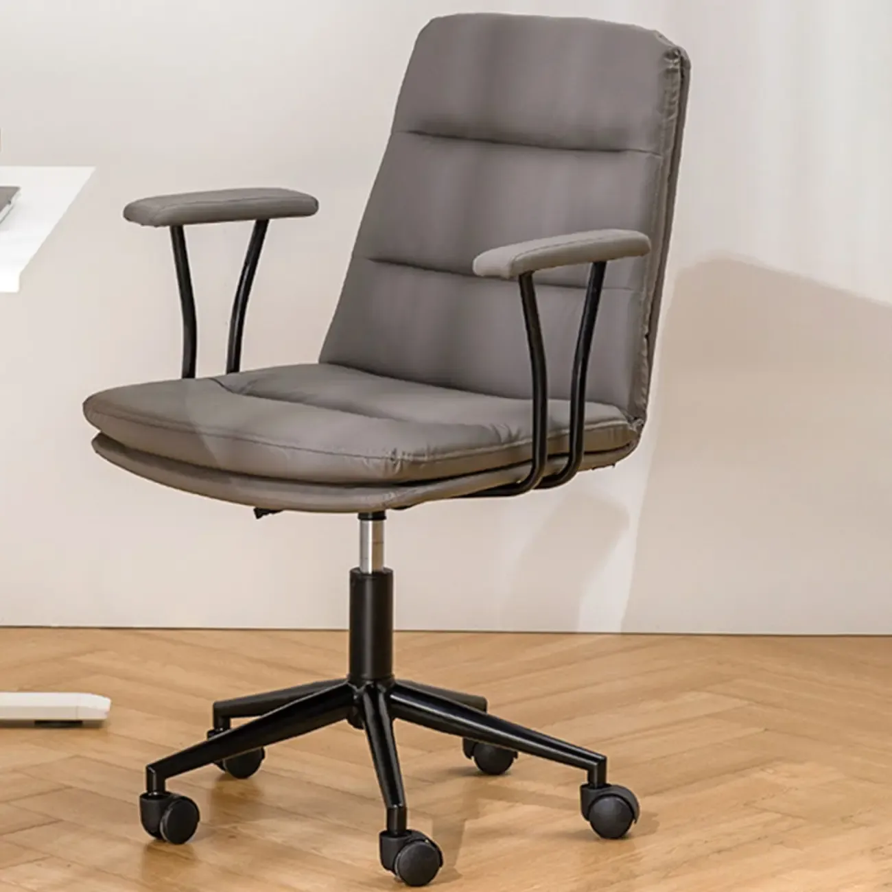 Elegant White Leather Ergonomic Swivel Office Chair Image - 27