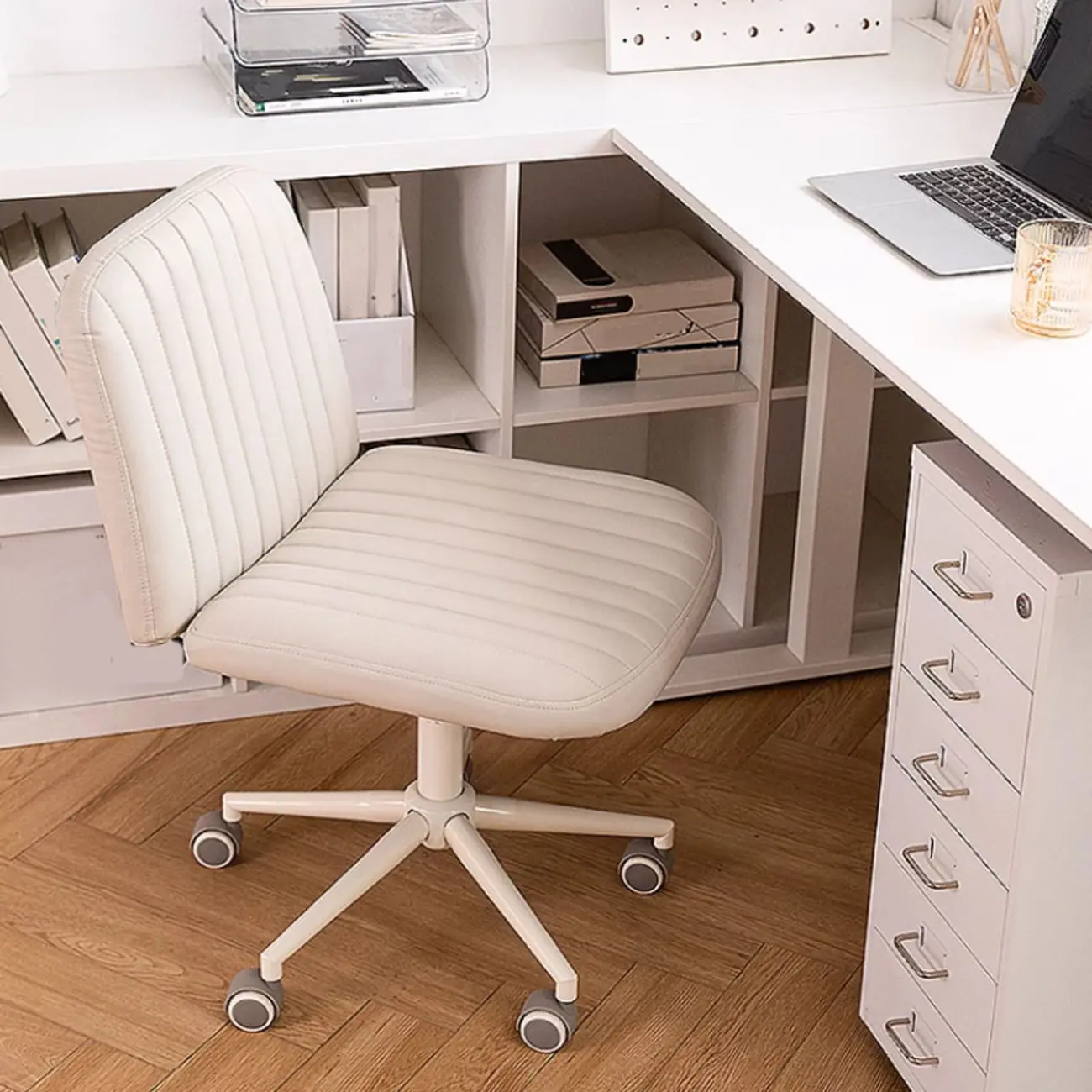 Simple White Leather Swivel Office Chair Image - 3 | homeyfad
