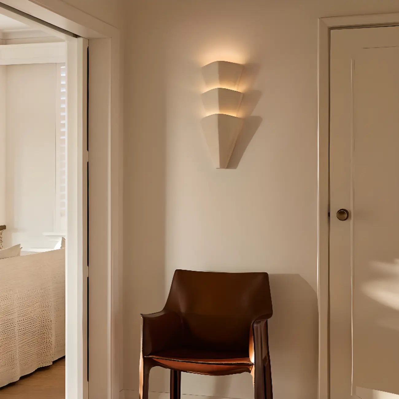 White Modern Geometric Metal Wall Sconce Lamp for Living Room  Image - 1 | homeyfad