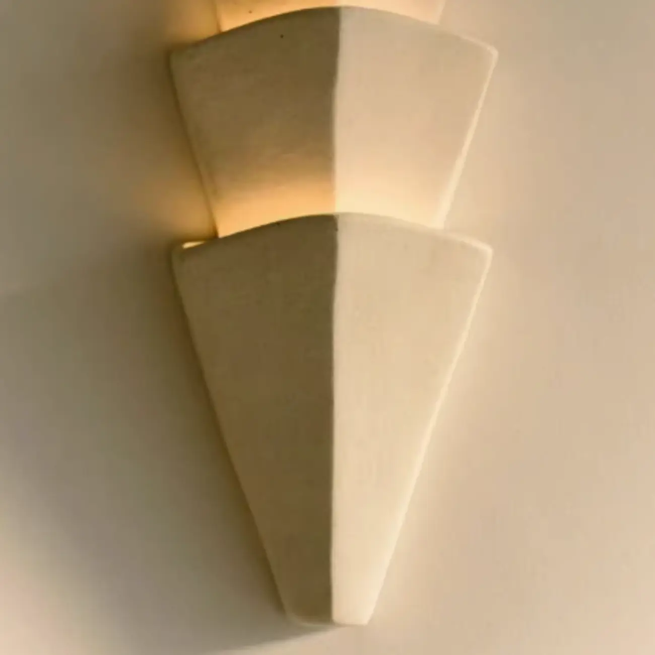 White Modern Geometric Metal Wall Sconce Lamp for Living Room  Image - 7 | homeyfad