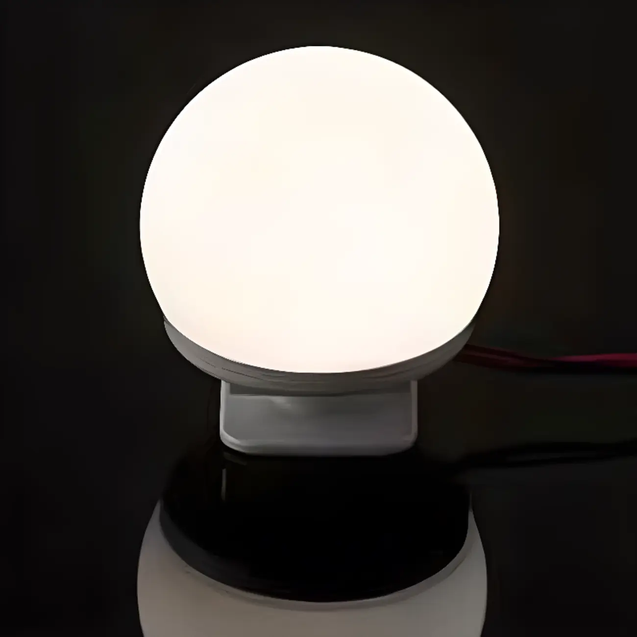 Modern Plastic LED Plug-In Vanity Light for Indoor Use | homeyfad