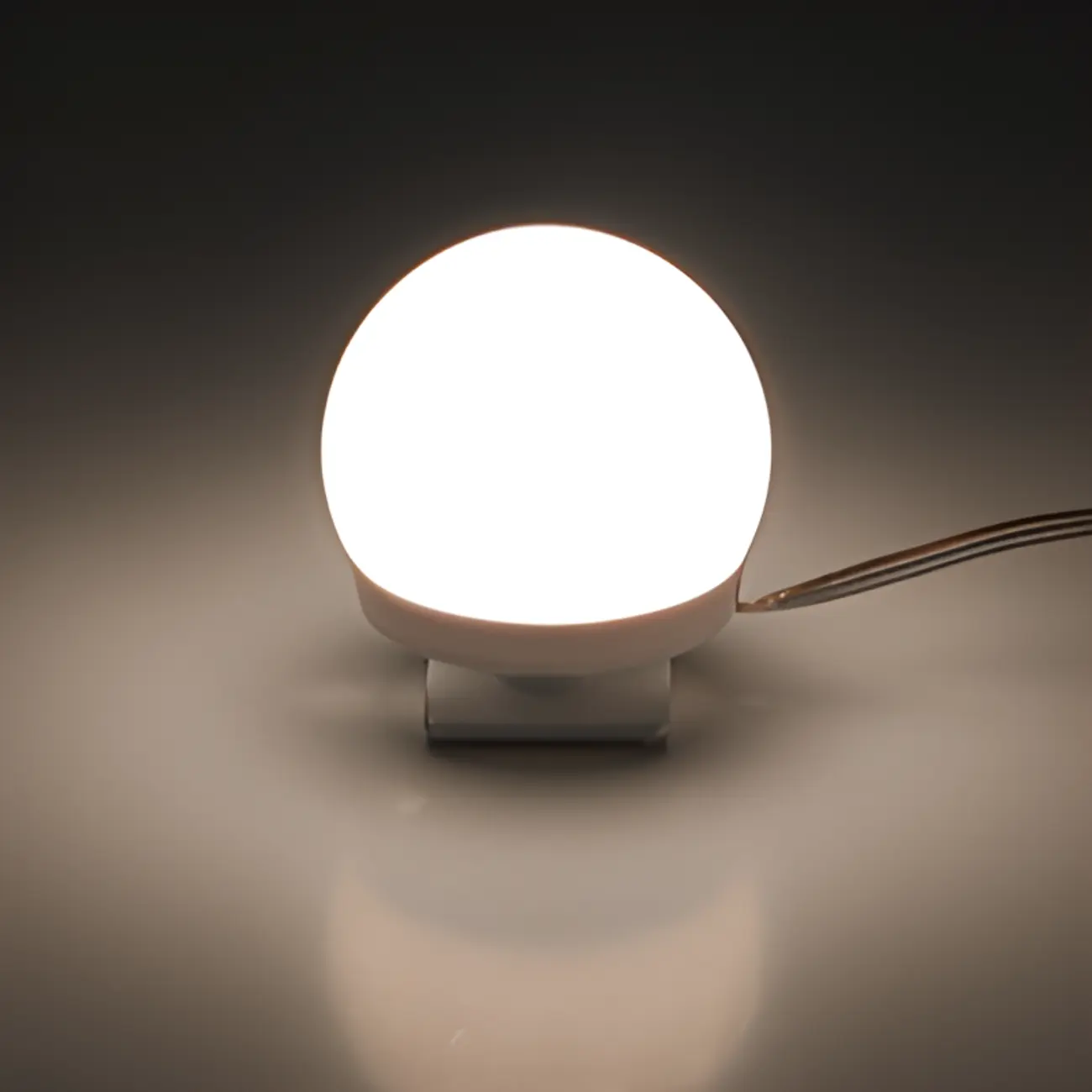 Modern Plastic LED Plug-In Vanity Light for Indoor Use | homeyfad
