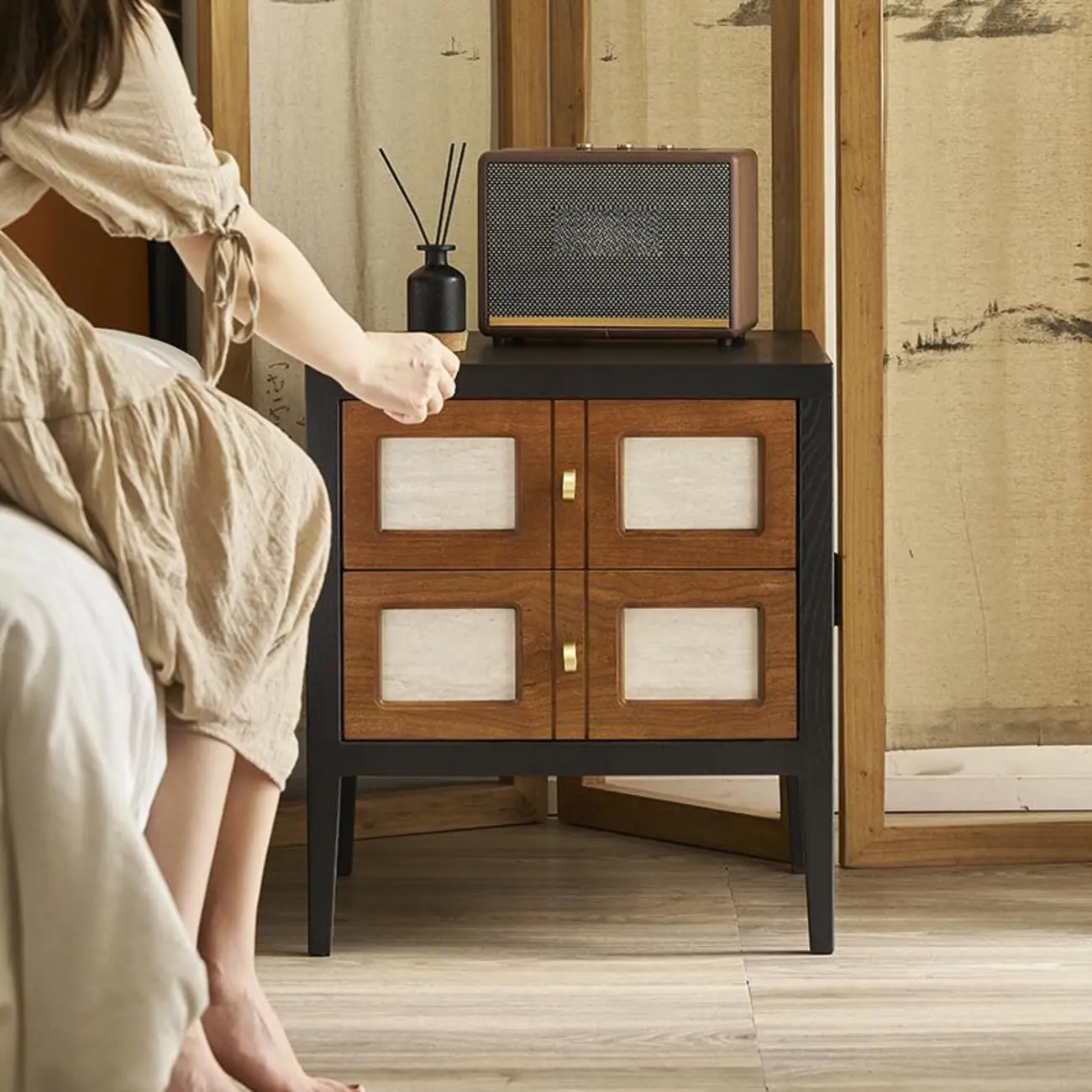 Traditional Wood Brown Black 2-Drawer Nightstand Image - 3 | homeyfad