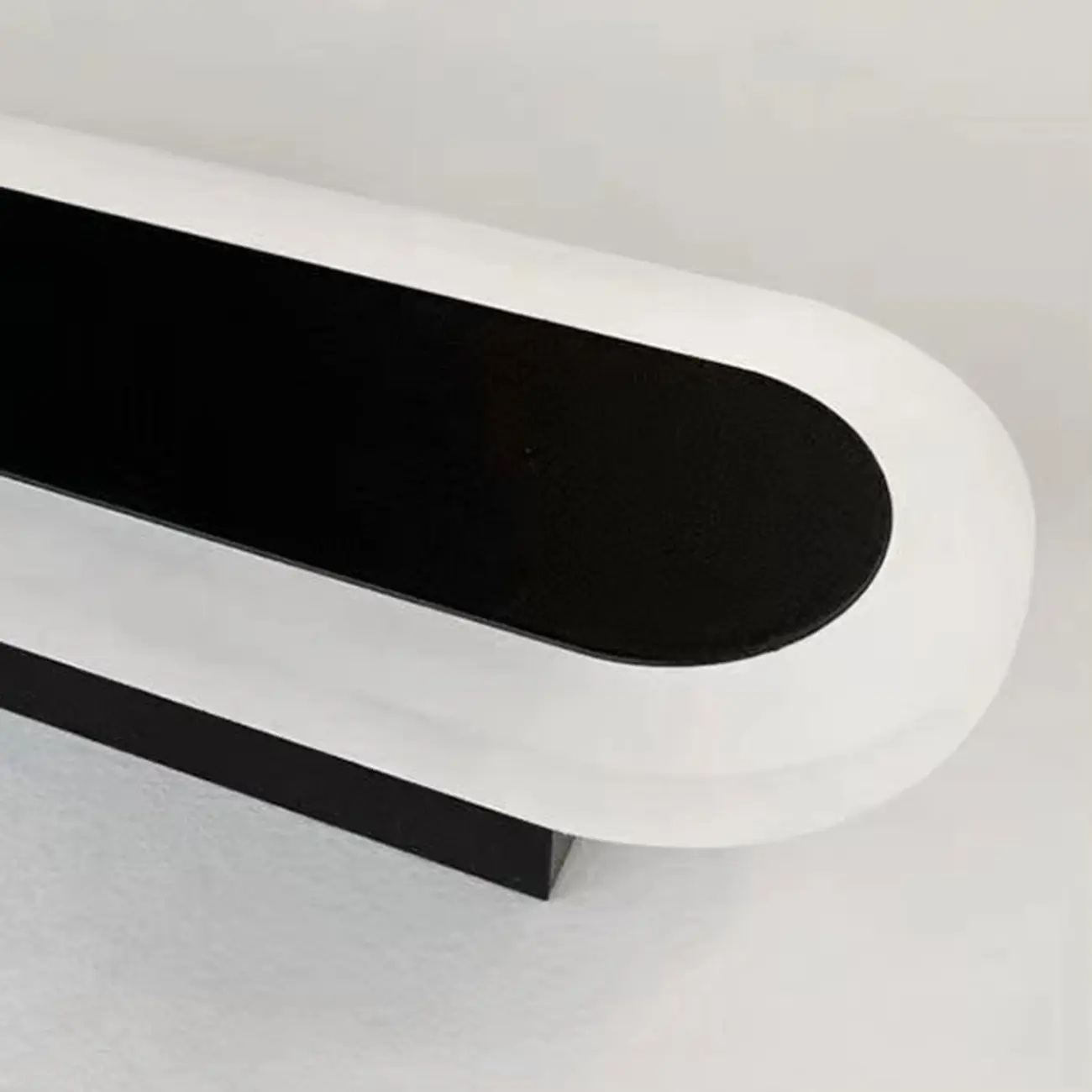 Minimalist Linear Wall Light with Polymer Shade Image - 10 | homeyfad