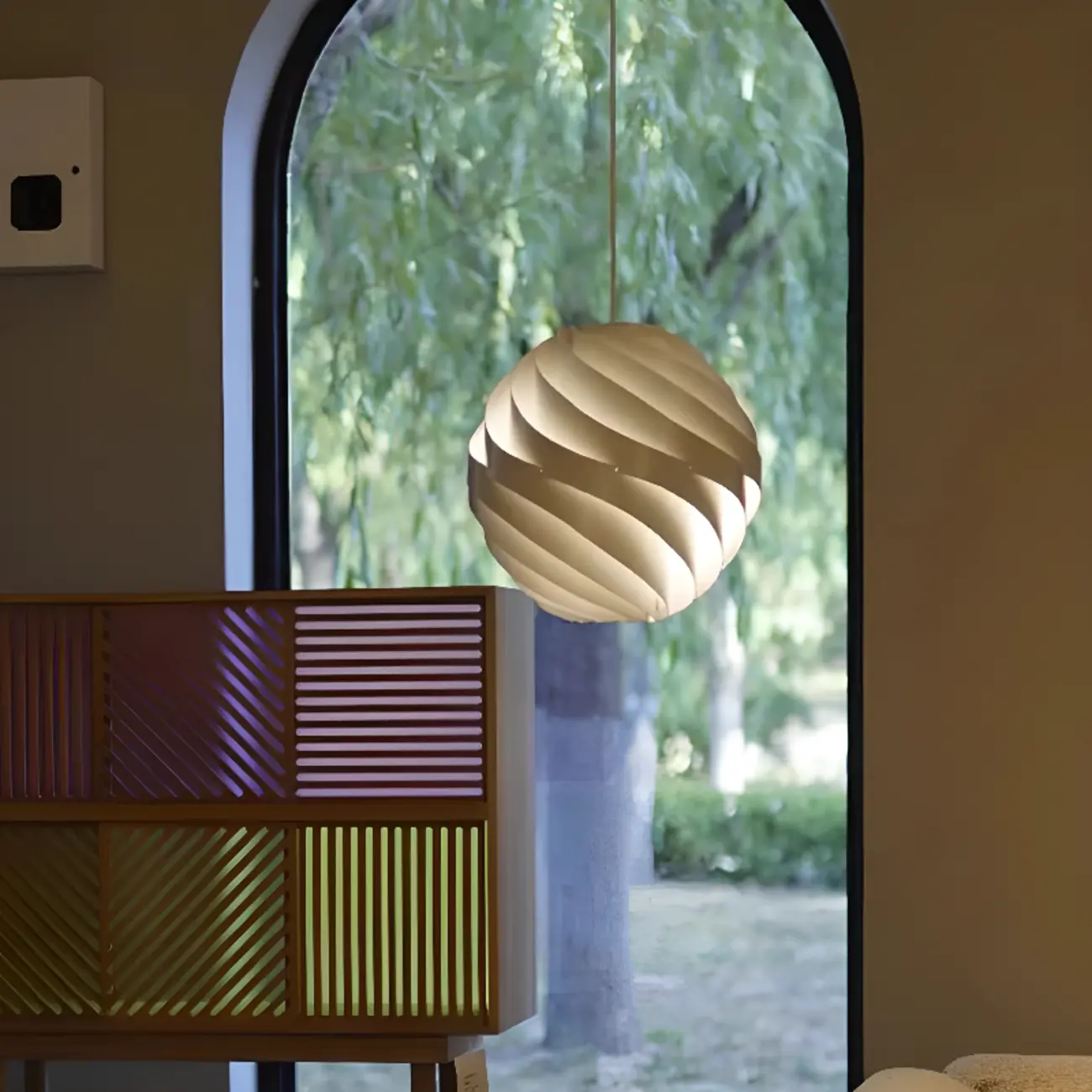 Art Aluminum Globe Pendant Light for Kitchen Island Lighting  Image - 2 | homeyfad