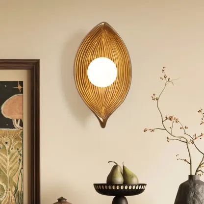 Chic Modern Mini Resin Leaf Wall Sconce for Bedroom Decor