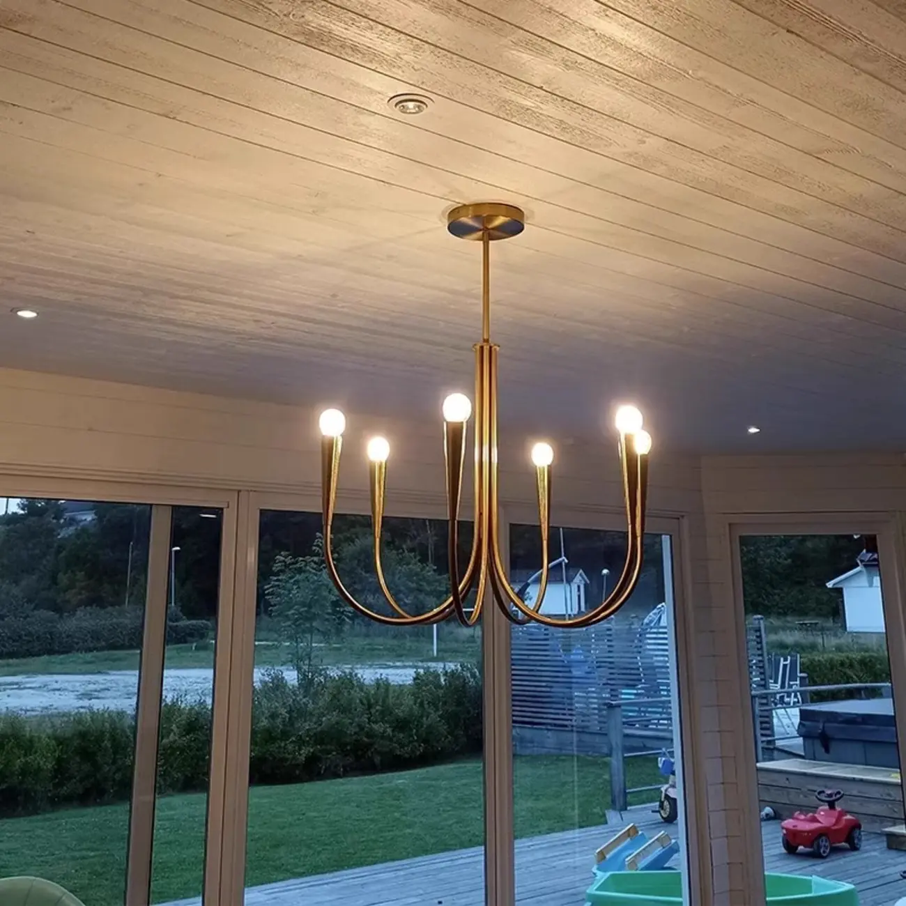 Gold Geometric Modern 6-Light Chandelier for Indoor Decor  Image - 1 | homeyfad