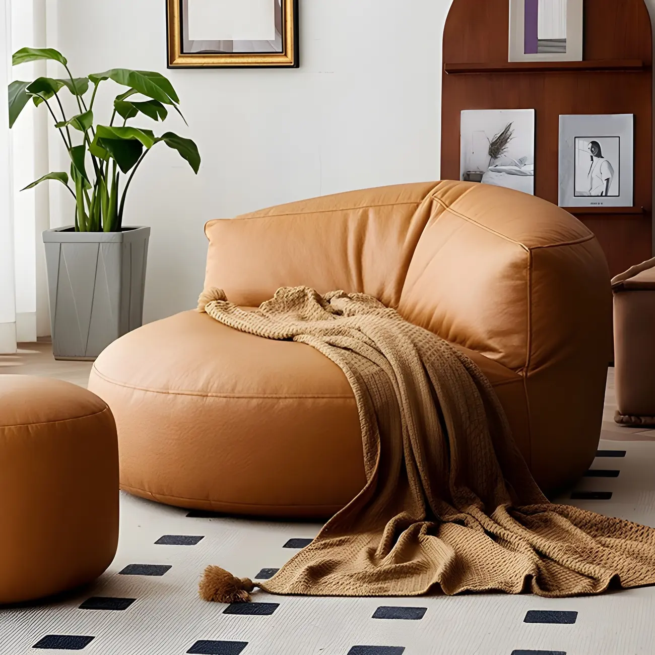 Modern Small 1-Seat Microfiber Leather Curved Sofa Image - 2 | homeyfad