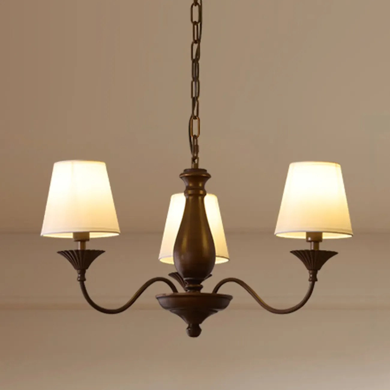 Traditional 8 Lights Barrel Metal and Fabric Chandelier Image - 4
