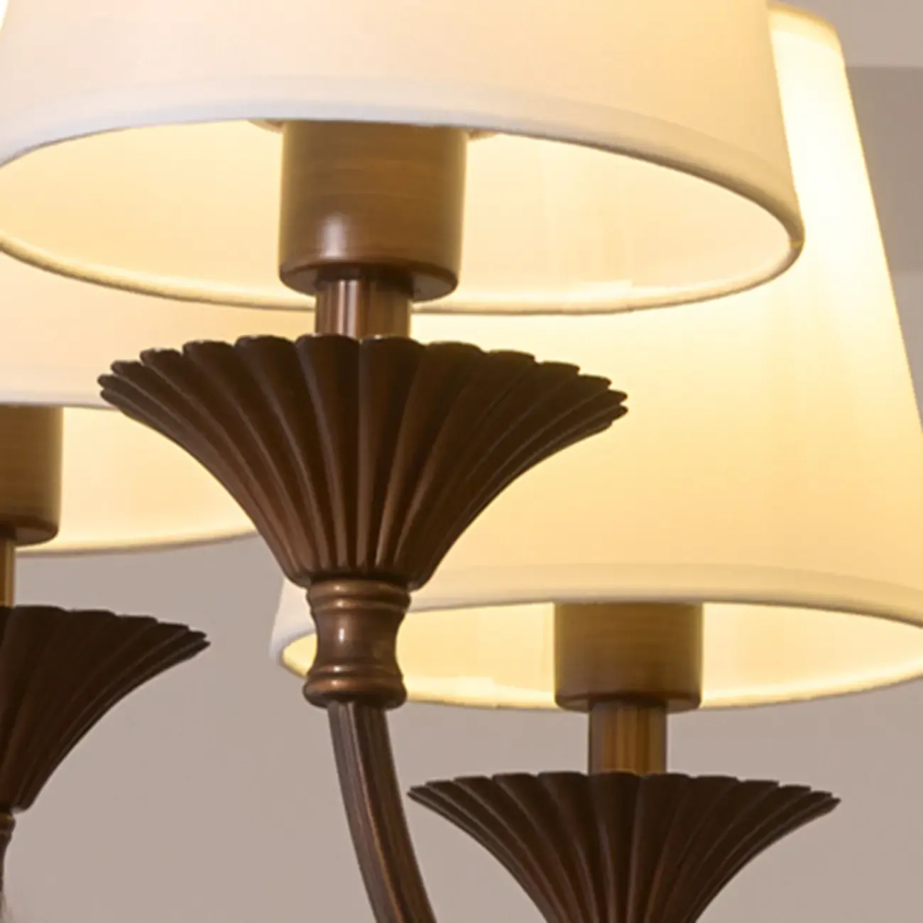 Traditional 8 Lights Barrel Metal and Fabric Chandelier Image - 13