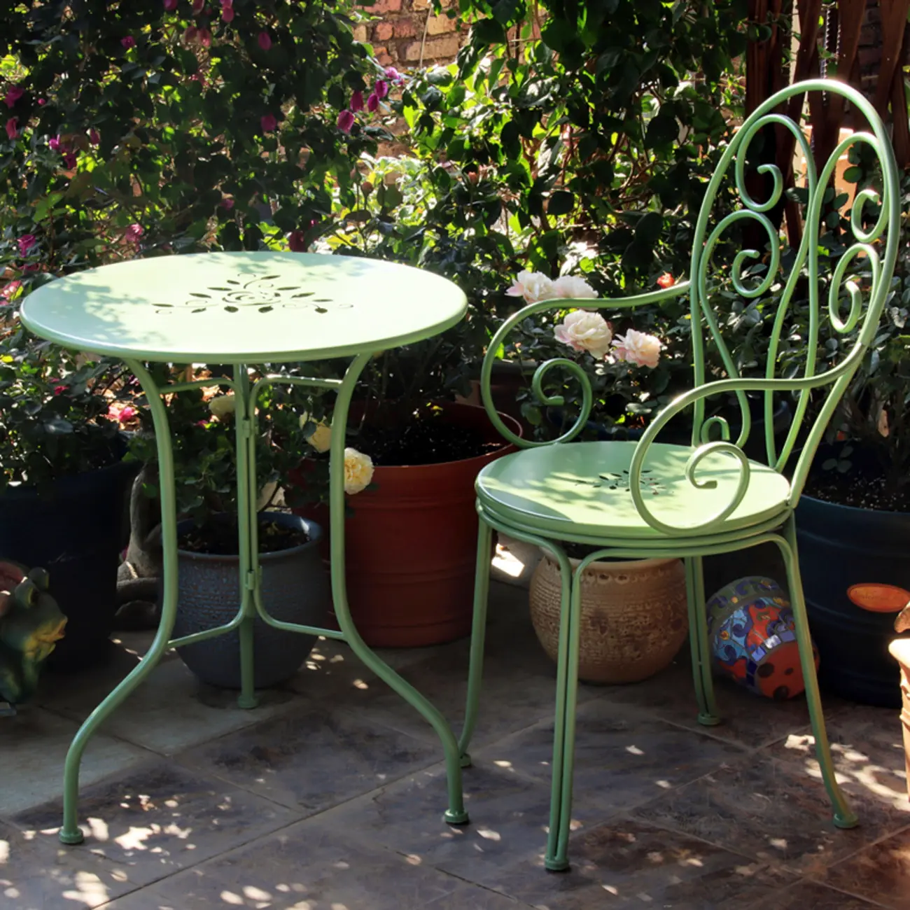 4 Piece Elegant Green Metal Round Outdoor Dining Set Image - 2 | homeyfad