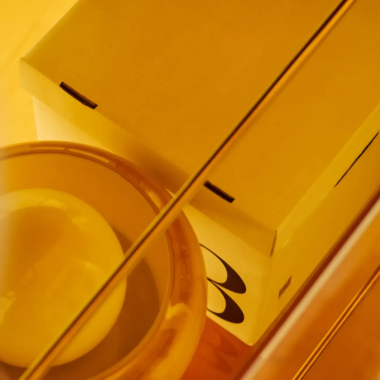 Modern Milky White Four Legs Acrylic Sofa End Table Image - 7