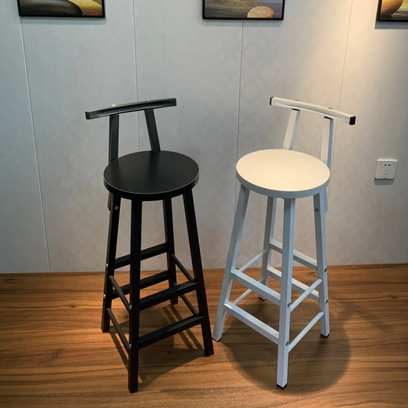 Round Wooden Seat Low Back Bar Stools with Footrest Image - 1 | homeyfad