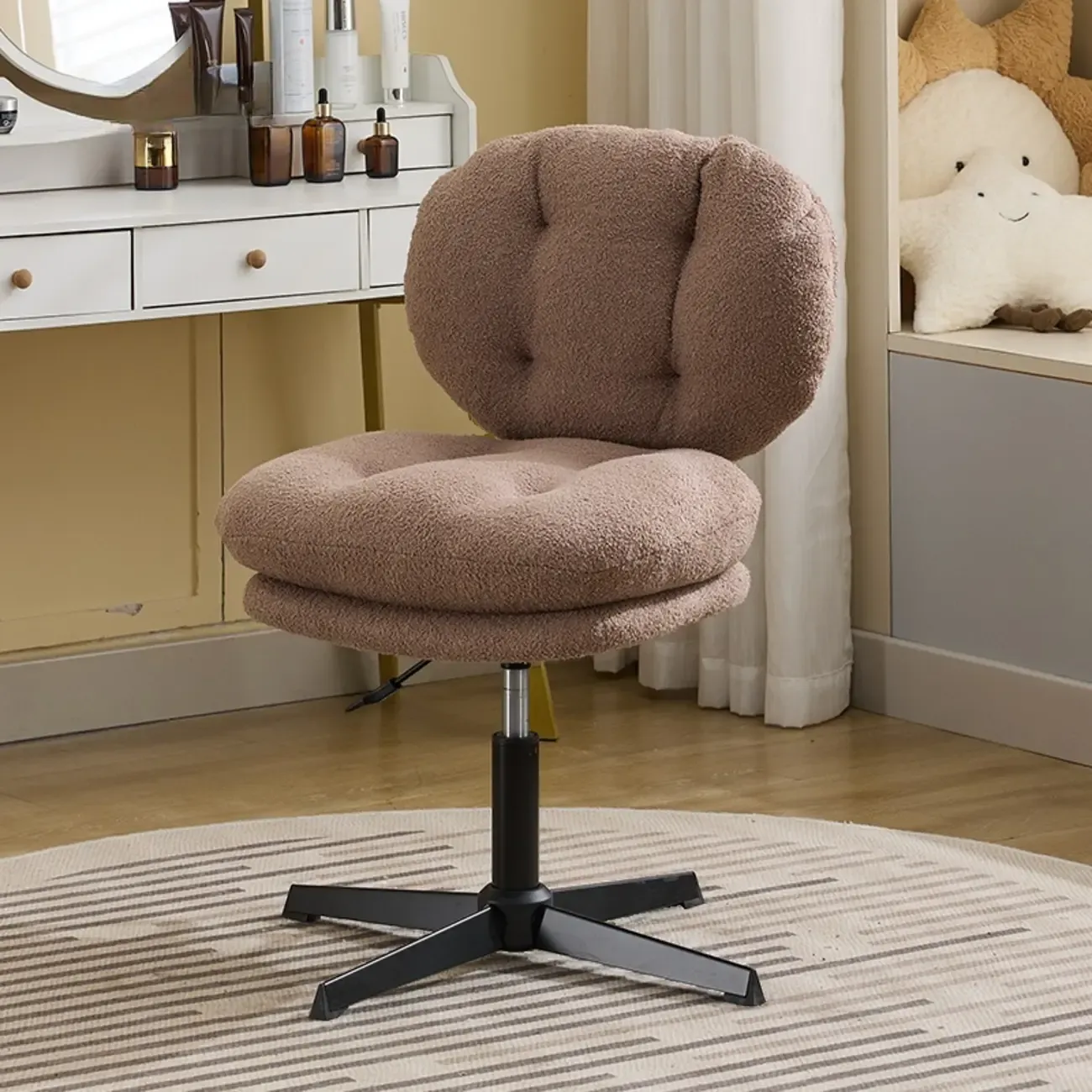 Modern Tufted Upholstered Ergonomic Swivel Office Chair Image - 1