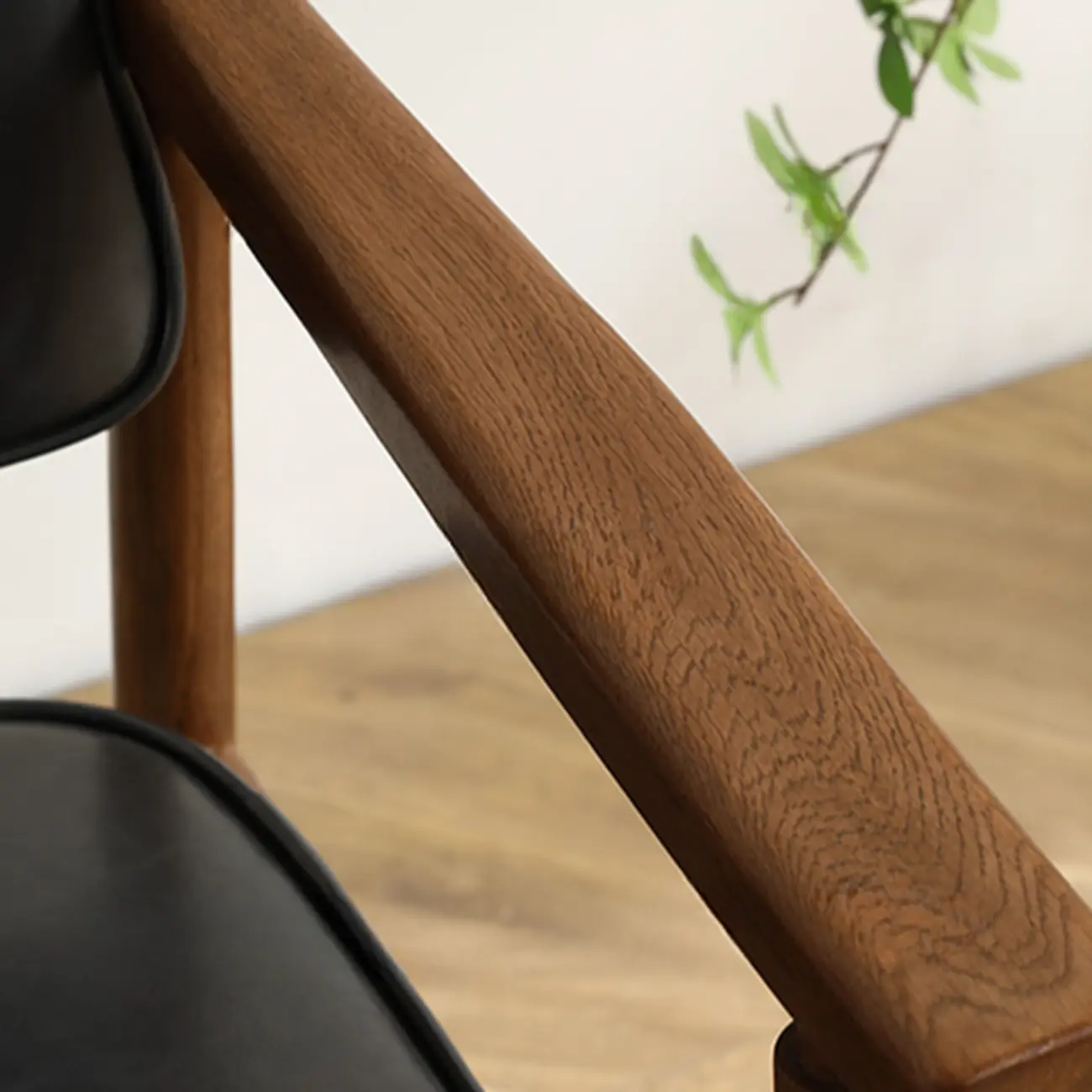 Modern Calfskin Upholstered Ergonomic Office Chair with Arms Image - 13 | homeyfad