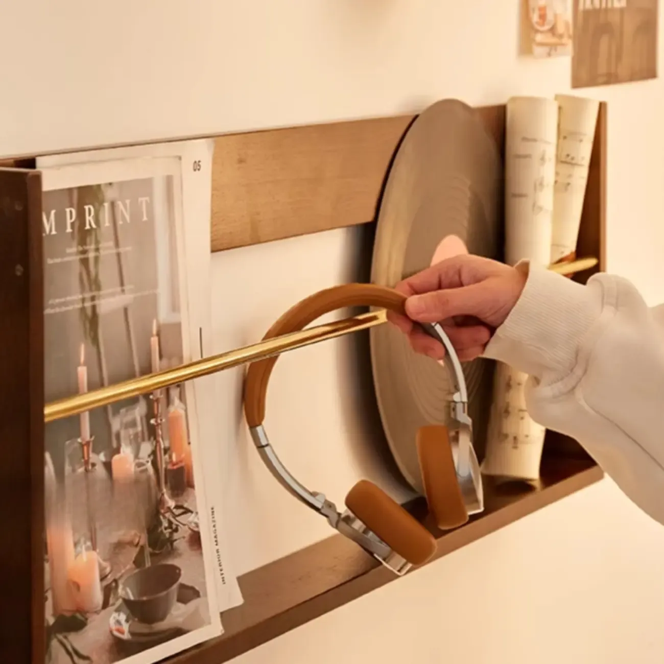 Mid Century Modern Wall Mounted Vinyl Record Display Shelf Image - 8