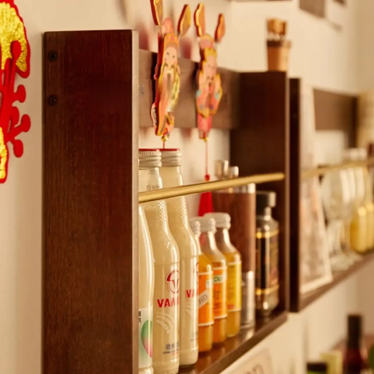 Mid Century Modern Wall Mounted Vinyl Record Display Shelf Image - 9