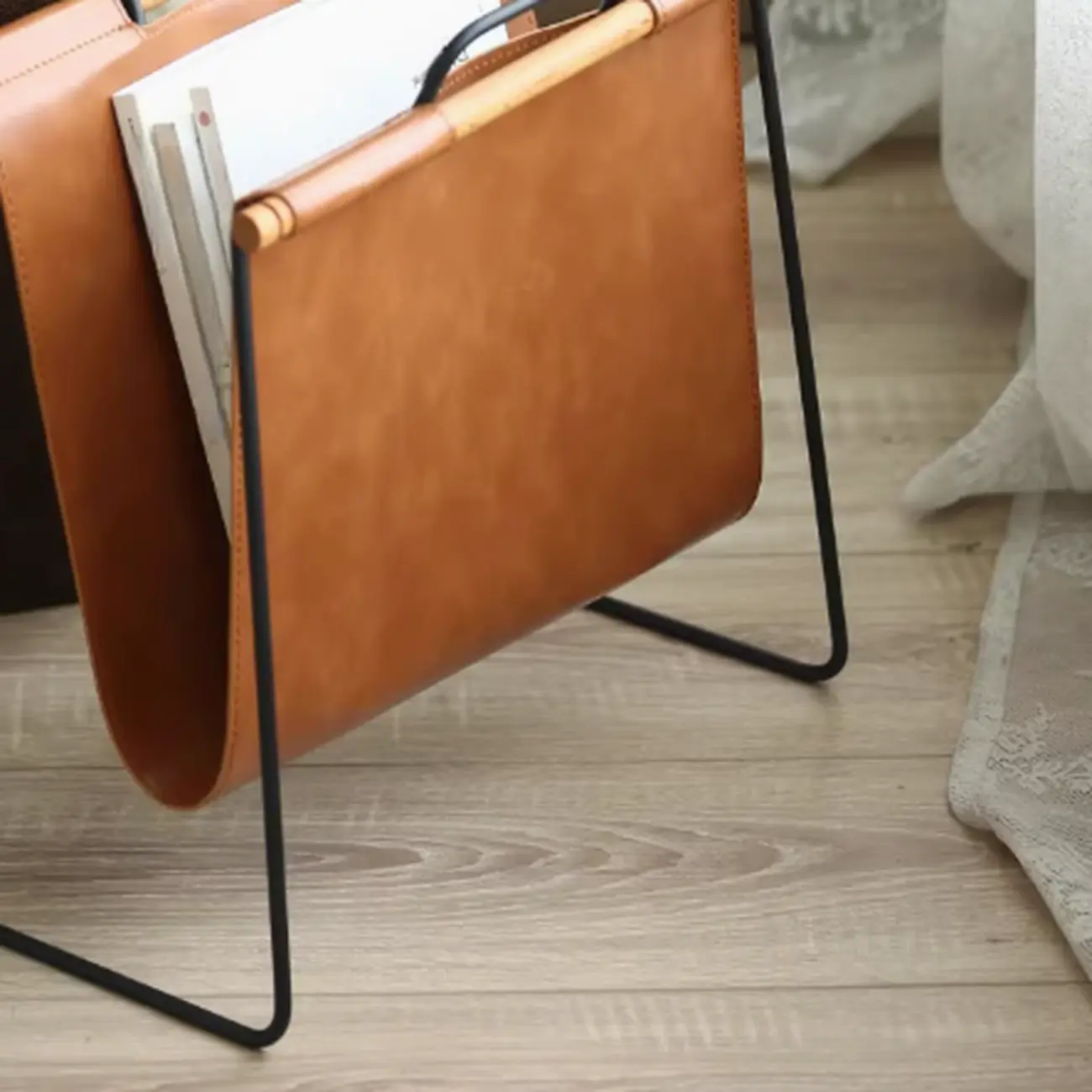 Mid-century Modern Leather Ladder Portable Magazine Rack Image - 5 | homeyfad
