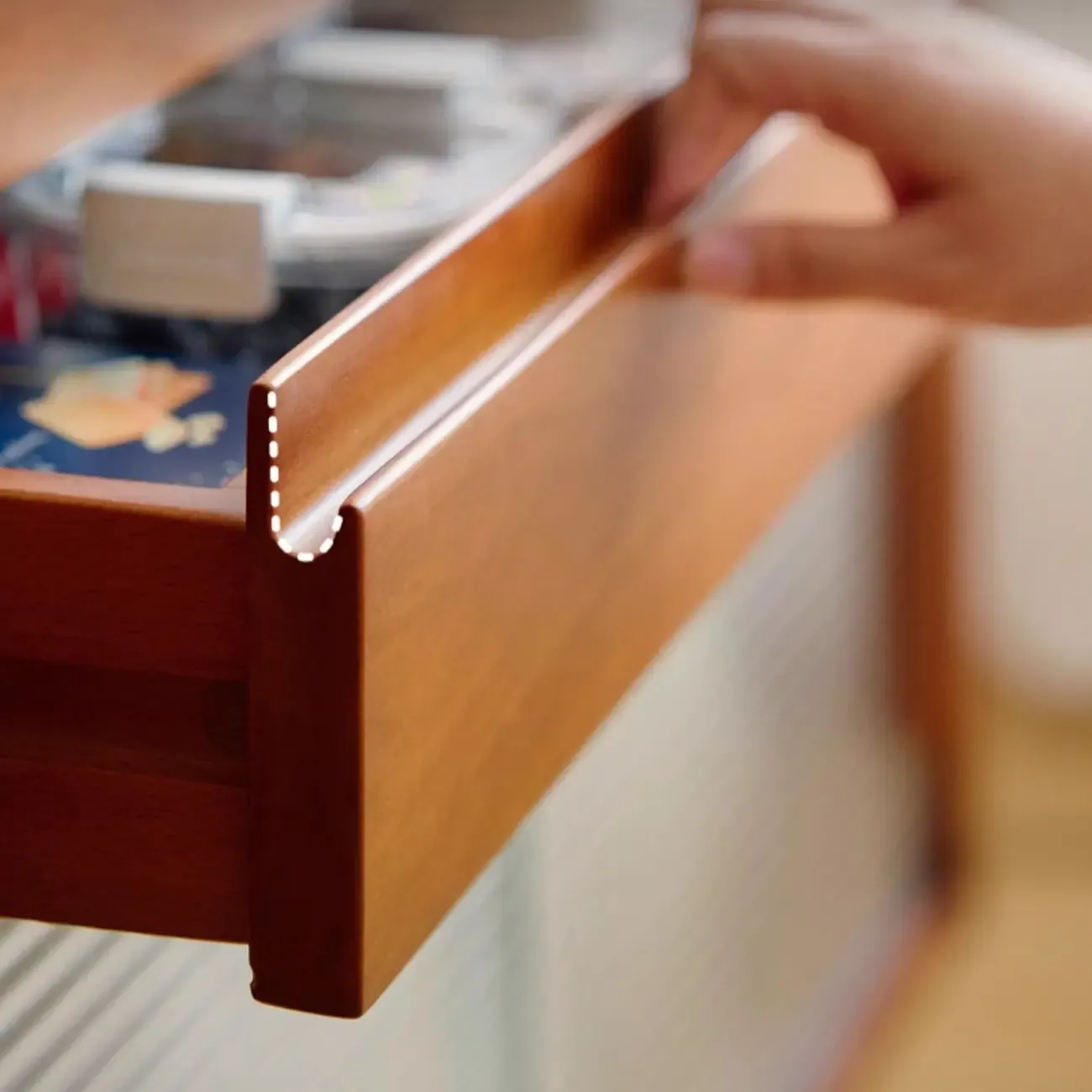 Modern Pine Cherry Wood Sliding Doors Buffet Image - 8