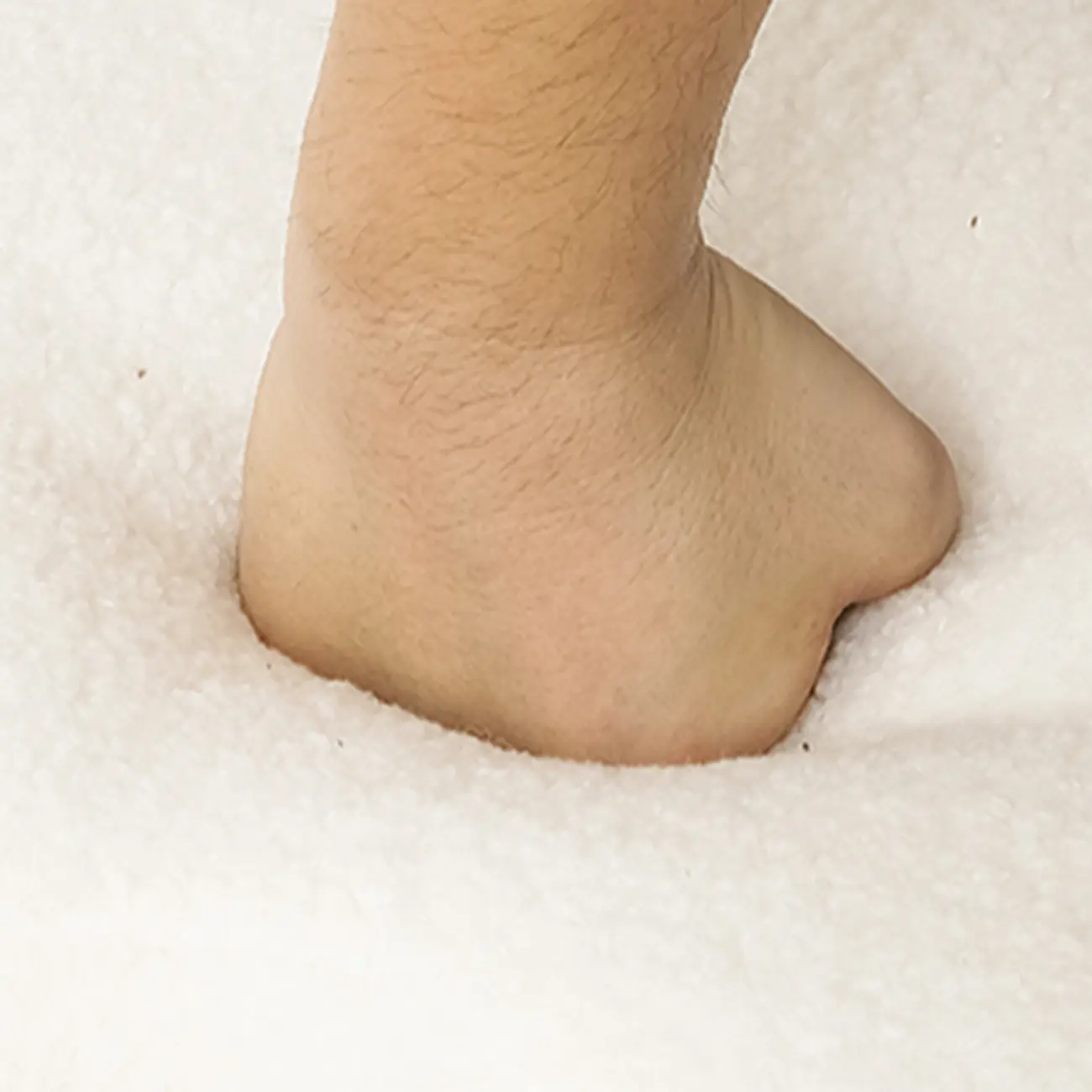 Elegant Bouclé Upholstered Bedroom Bench With Storage Image - 9 | homeyfad