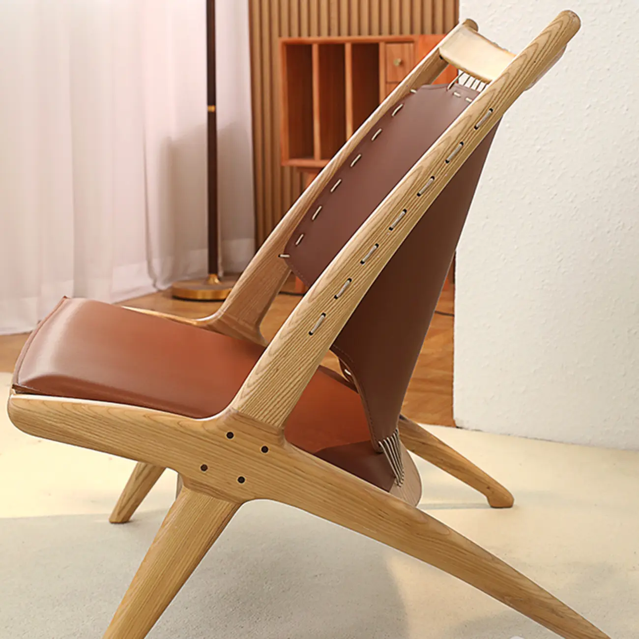 Minimalist Brown Saddle Leather Armchair Living Room Image - 4 | homeyfad