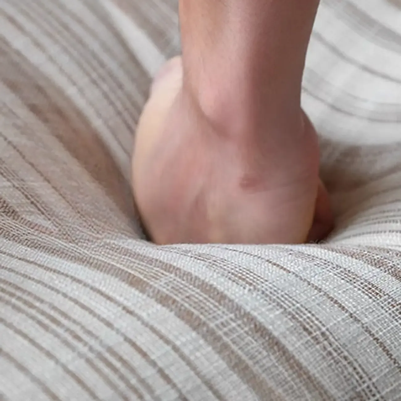 Modern High-Back Fabric Arm Chair for Living Room Image - 7