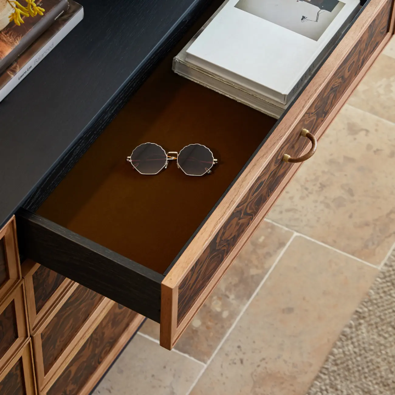 Modern Horizontal 8-drawer Red Oak Wood Dresser with Legs Image - 5 | homeyfad