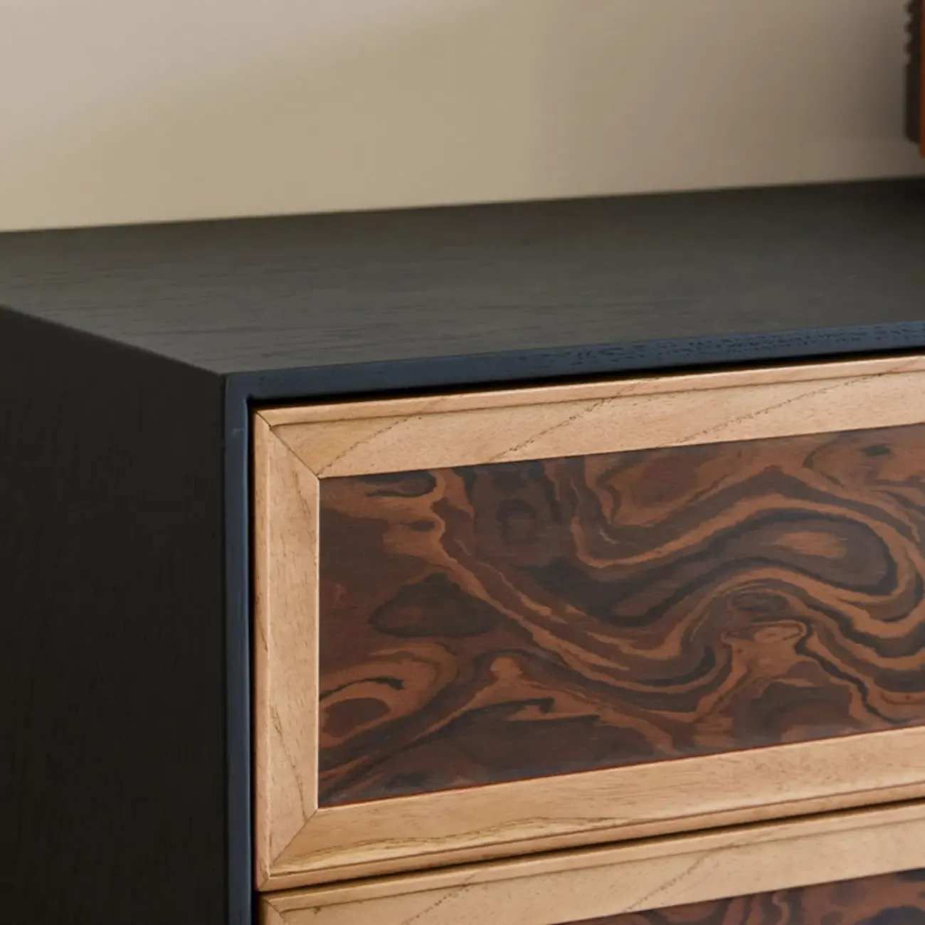 Modern Horizontal 8-drawer Red Oak Wood Dresser with Legs Image - 7