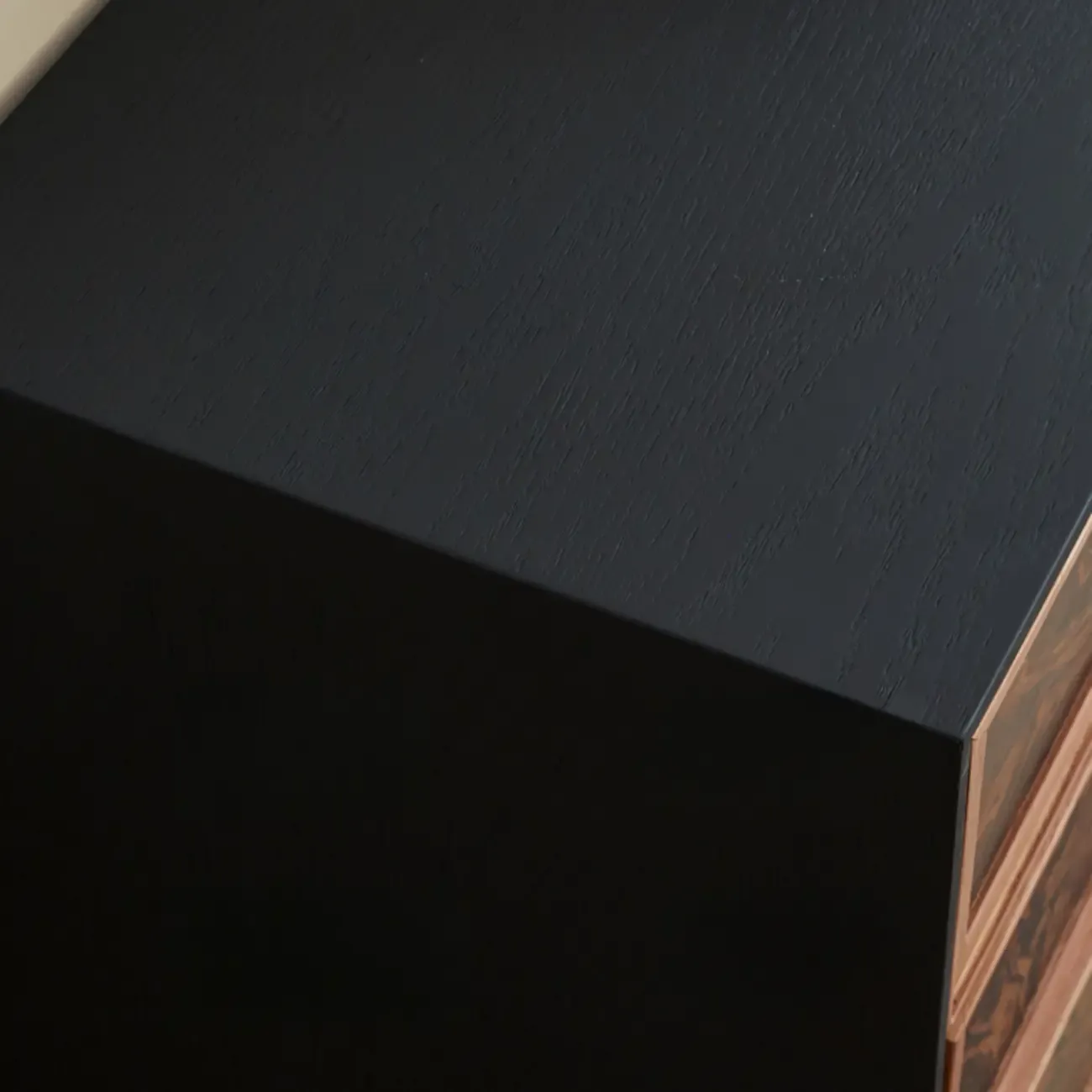 Modern Horizontal 8-drawer Red Oak Wood Dresser with Legs Image - 9