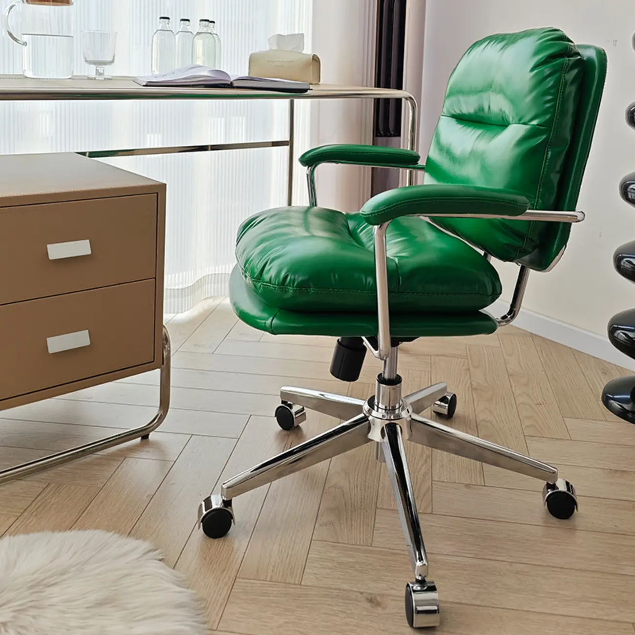 Adjustable Swivel Leather Upholstered Ergonomic Office Chair Image - 2 | homeyfad