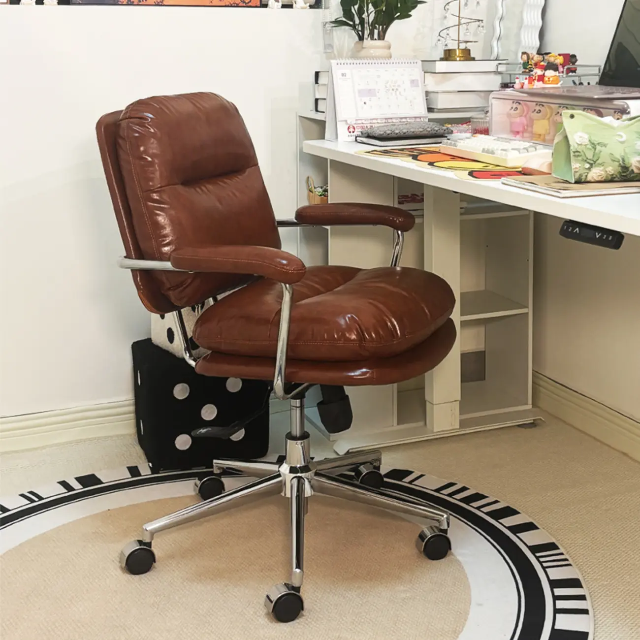 Adjustable Swivel Leather Upholstered Ergonomic Office Chair Image - 3 | homeyfad