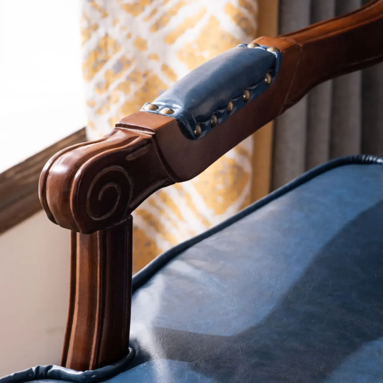 Mid-century Modern Leather Solid Wood Traditional Arm Chair Image - 6