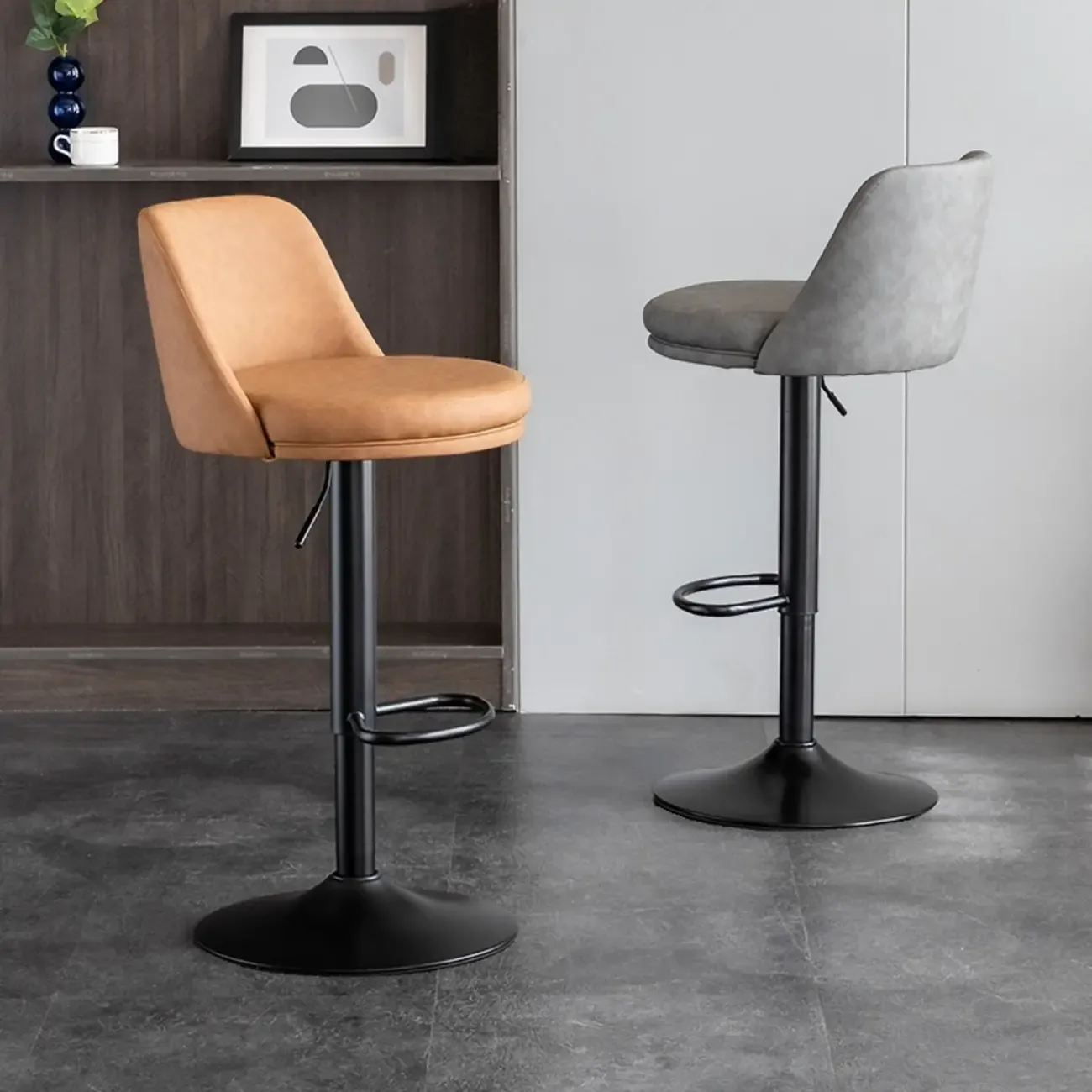 Adjustable Swivel Leather Modern Bar Stools Image - 1