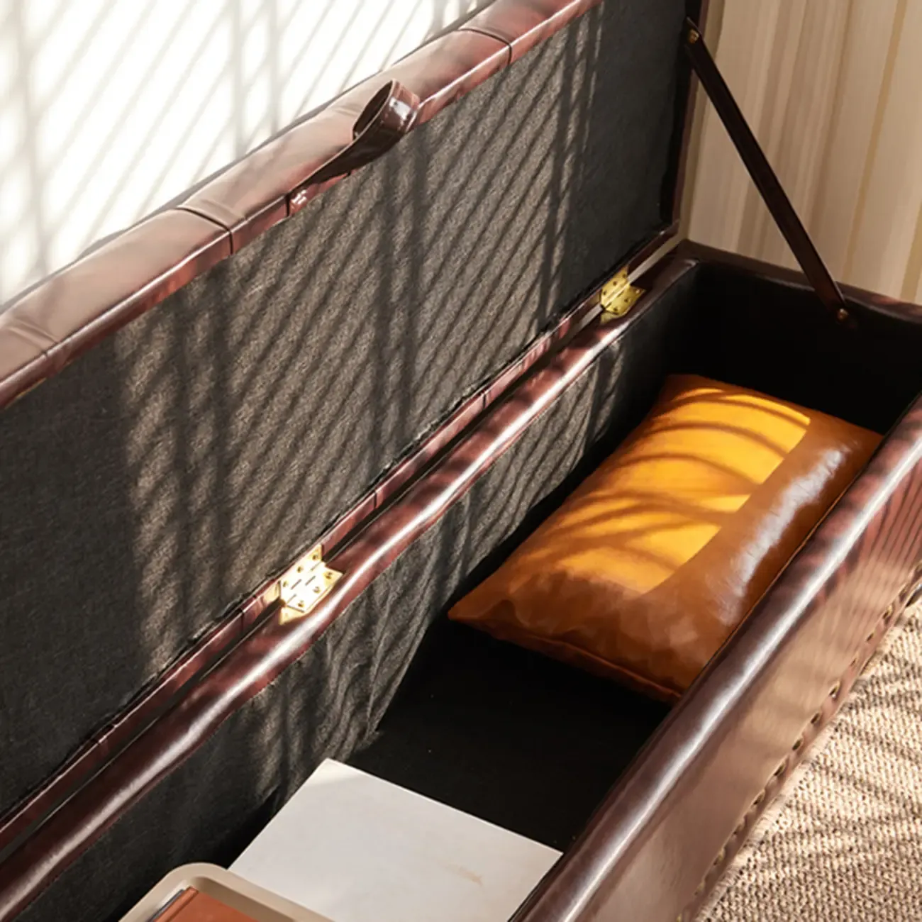 Traditional Upholstered Leather Bedroom Bench Flip-top Design Image - 10