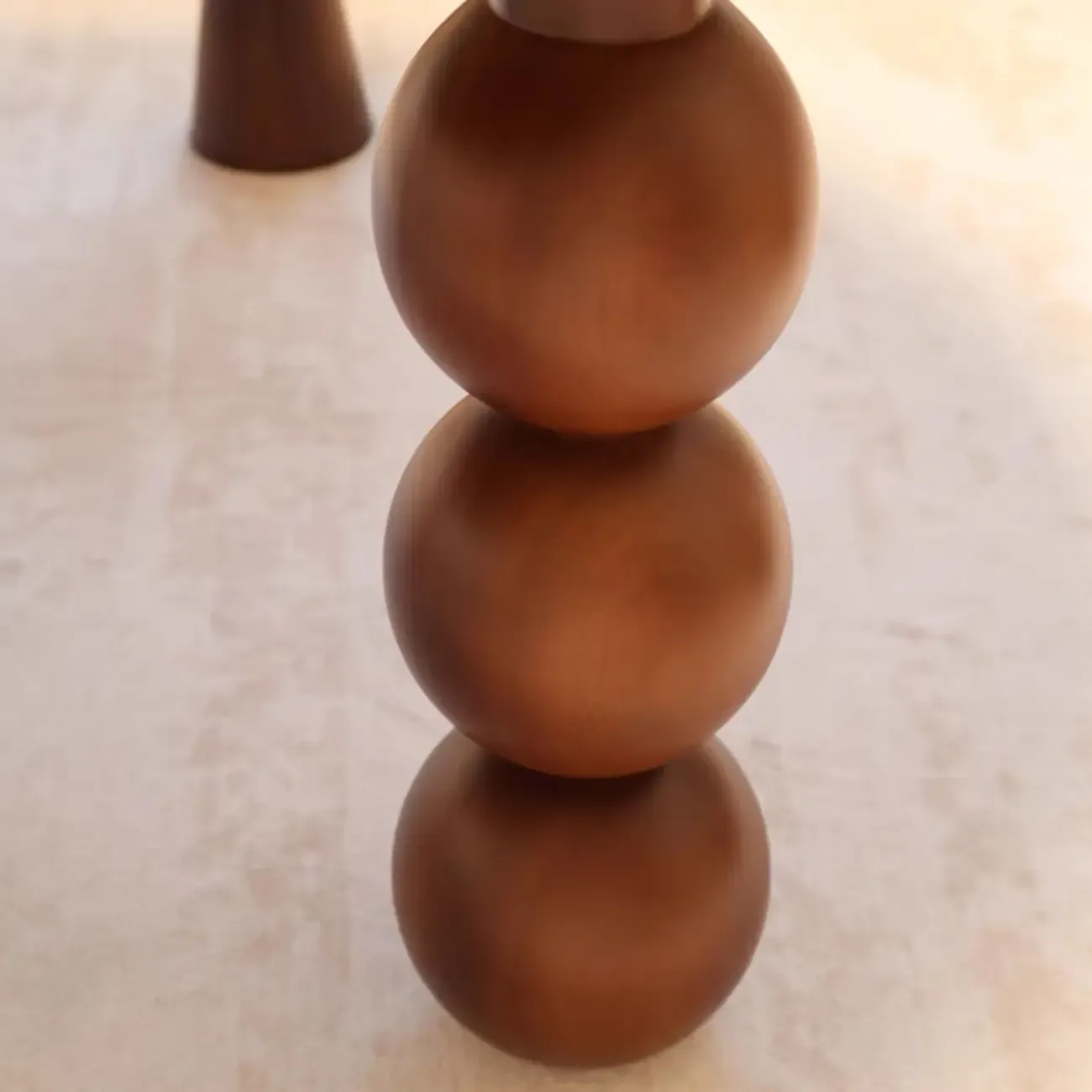 Mid Century Modern Round Rubberwood Coffee Table Three-legs Image - 4