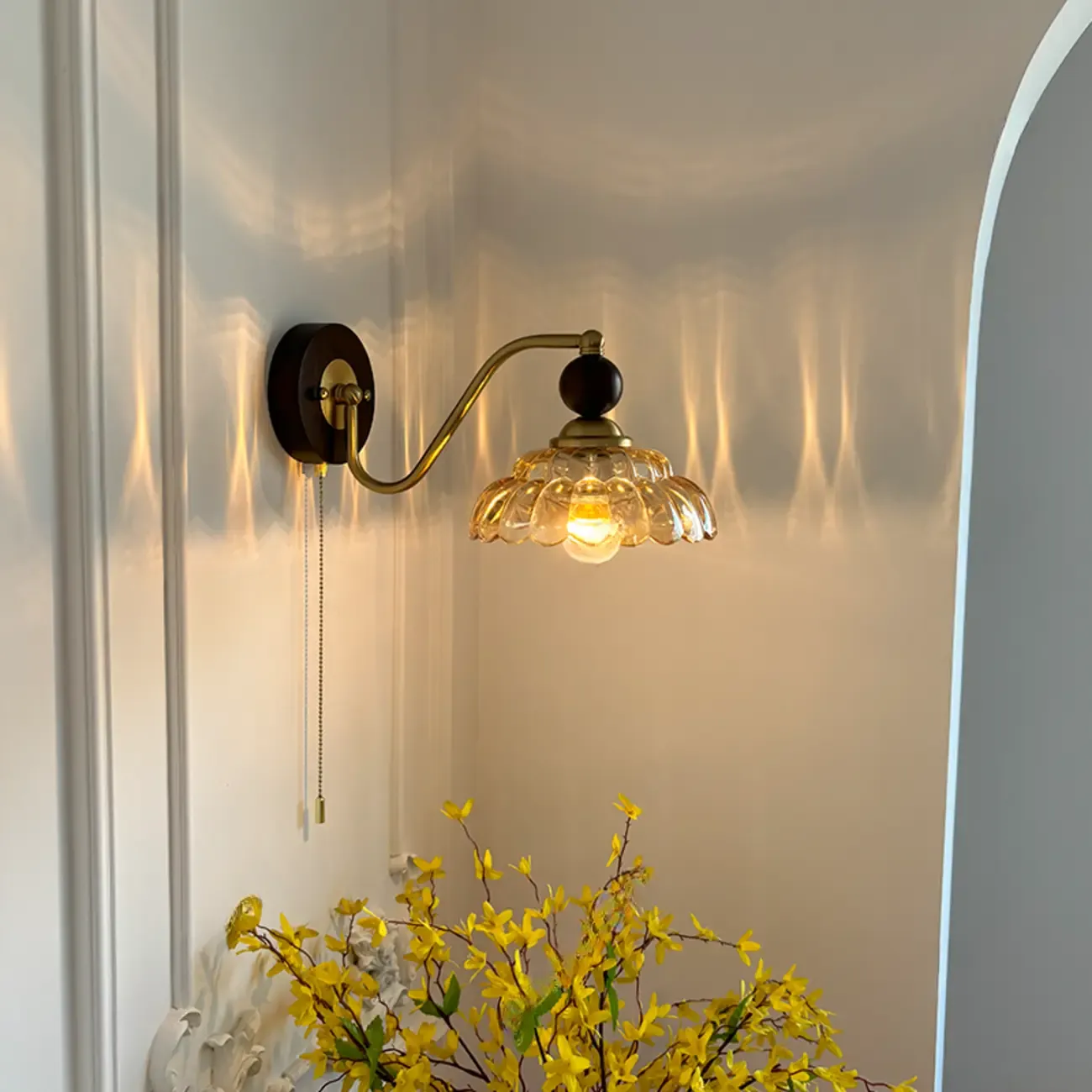 Elegant Modern Glass Flower Shade Wall Sconce Pull Chain Image - 3