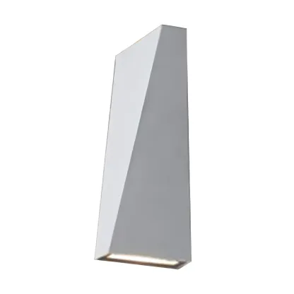 Modern Black Triangular Metal LED Outdoor Wall Light Image - 8