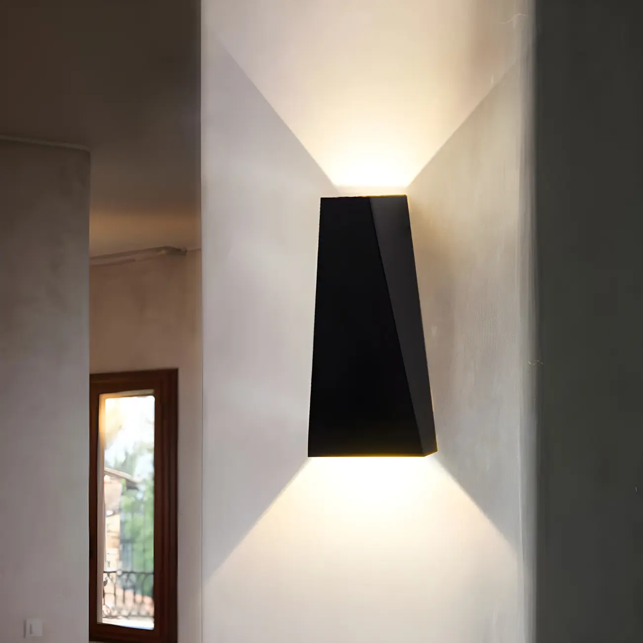 Modern Black Triangular Metal LED Outdoor Wall Light Image - 1 | homeyfad