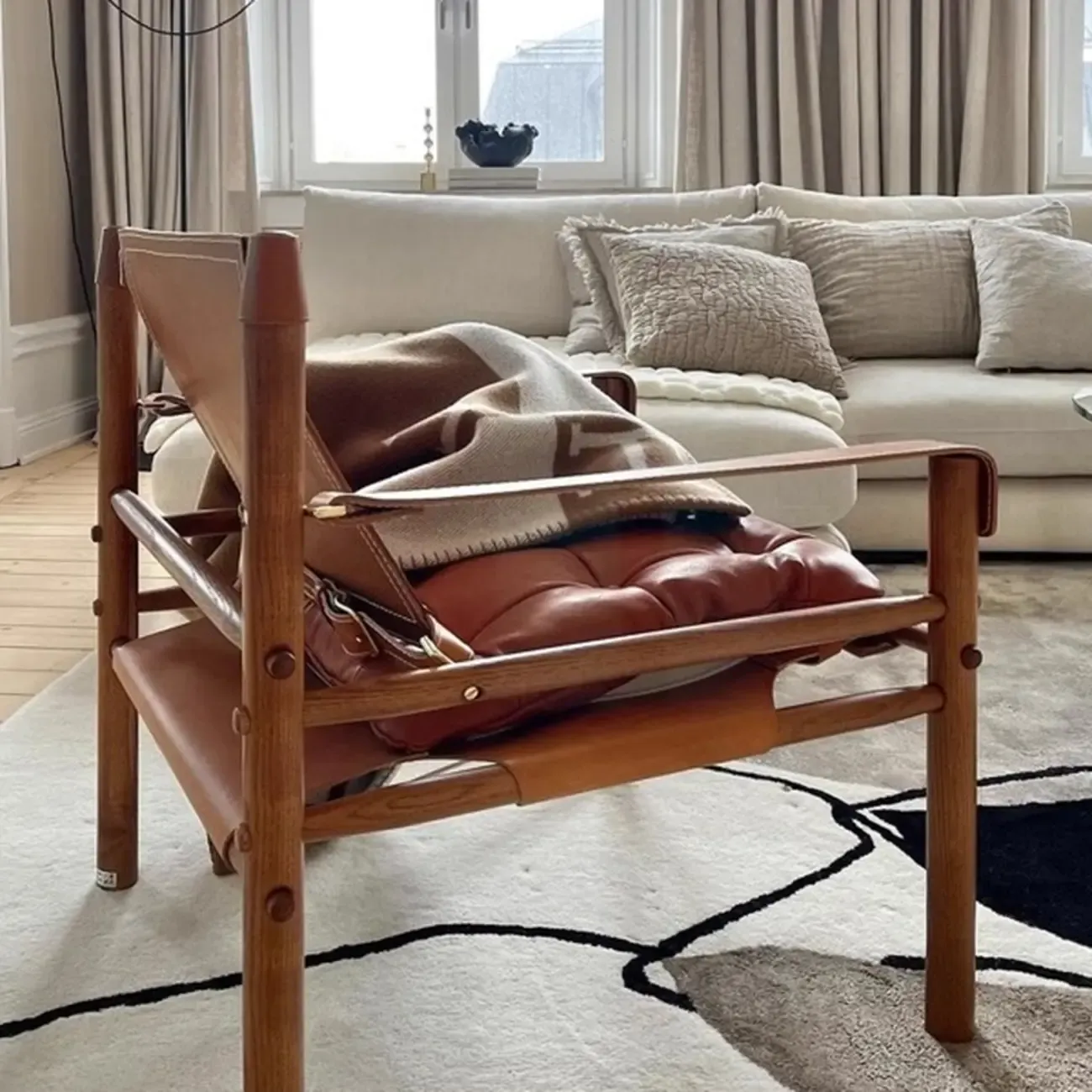 Mid-Century Modern Arm Chair Saddle Leather Living Room Image - 4