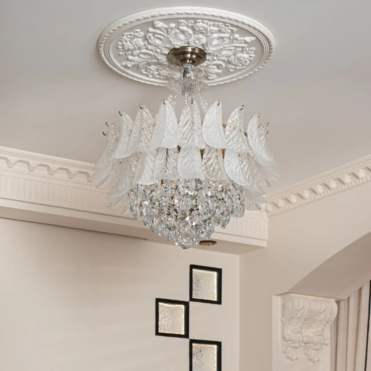 Glam Leaf Shaped Geometric Crystal Chandelier French-style Image - 4 | homeyfad