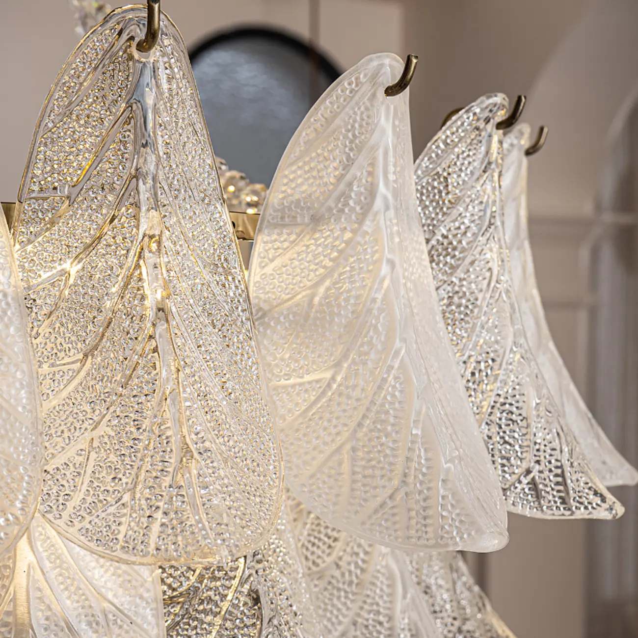 Glam Leaf Shaped Geometric Crystal Chandelier French-style Image - 6 | homeyfad