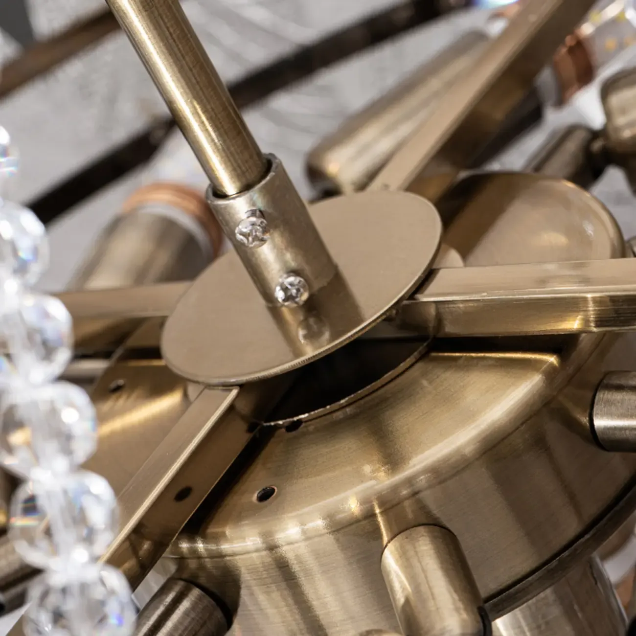 Glam Leaf Shaped Geometric Crystal Chandelier French-style Image - 8