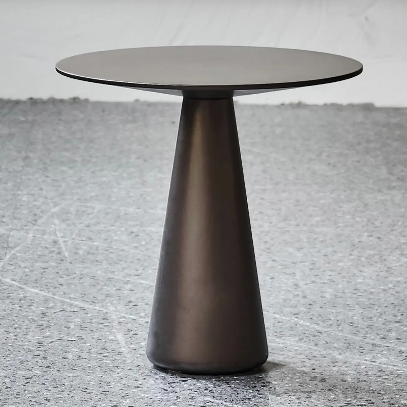 Brown Modern Round Tabletop Metal Pedestal Side Table Image - 5 | homeyfad