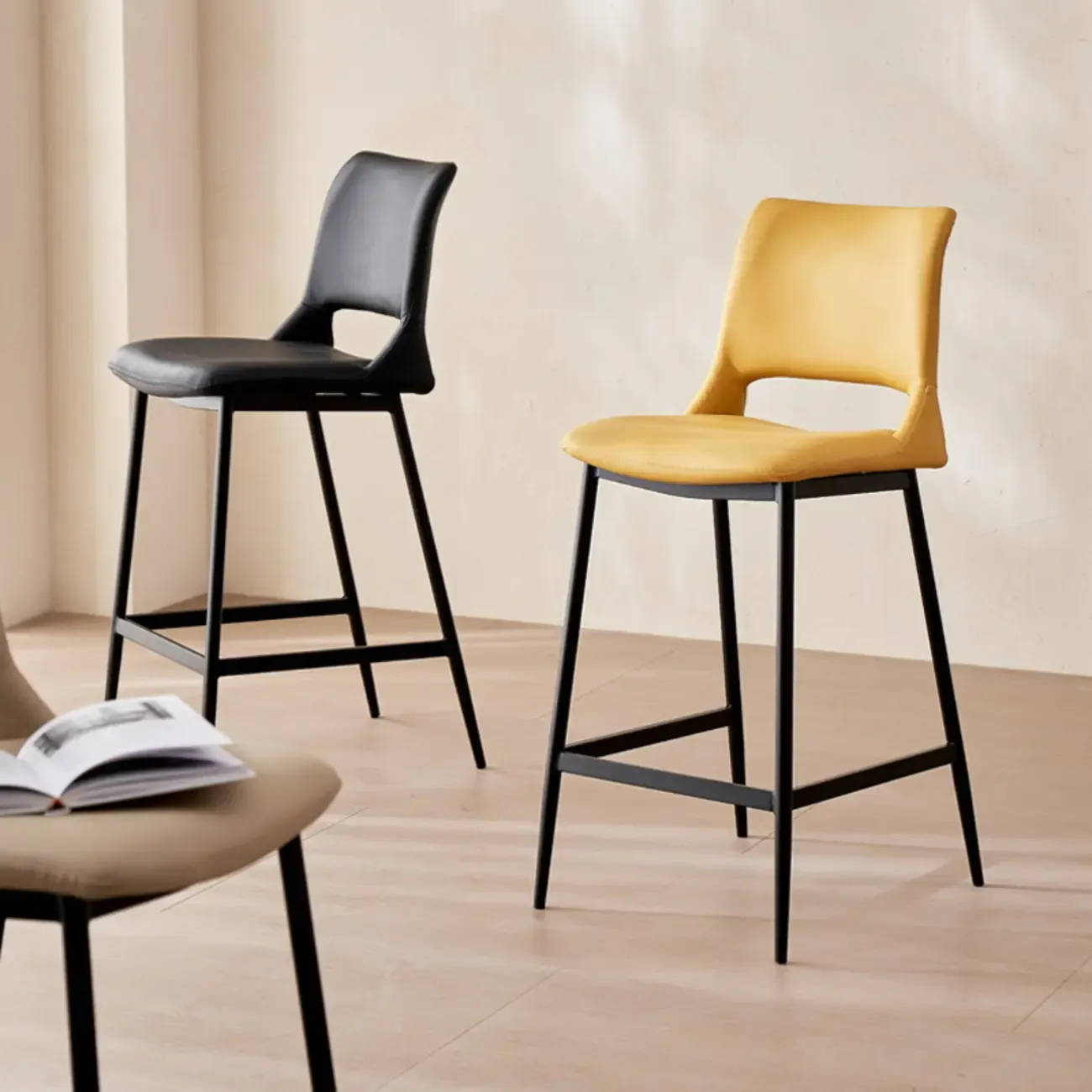 Counter Adjustable Leather Modern Bar Stools Image - 4