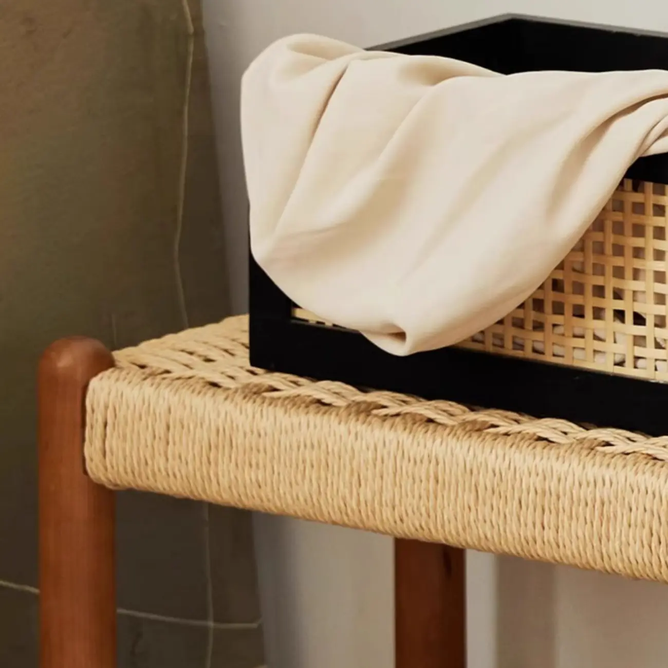 Trendy Cherry Wood Solid Color Indoor Bench Seat with Stockroom Storage Image - 6 | homeyfad