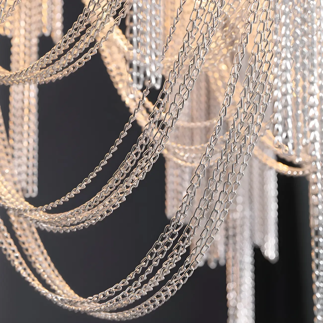 Contemporary Silver Chain Decorative Table Lamp Image - 4