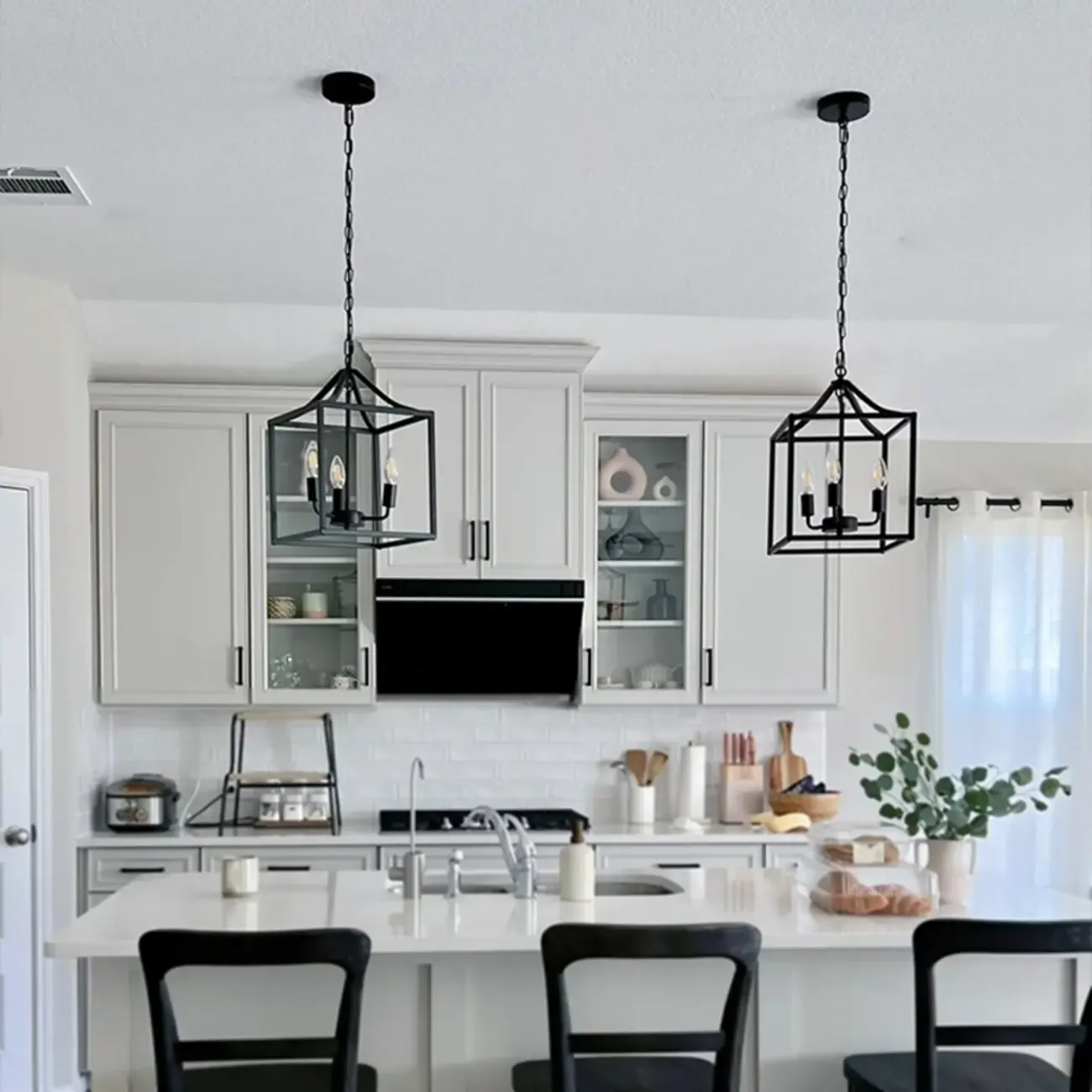 Industrial Black Metal Geometric Chain Pendant Light Image - 5