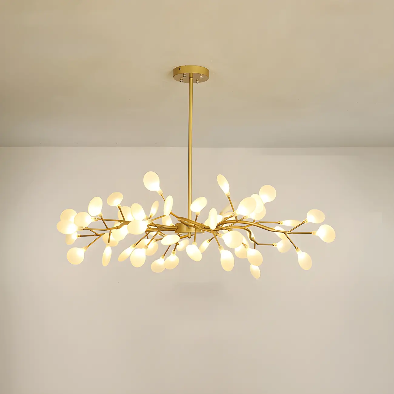 Exquisite Starburst Branches Chandelier in Brass/Gold Image - 11 | homeyfad